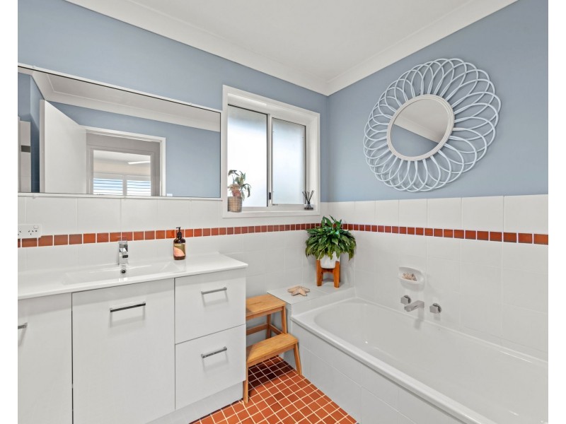 3 Tari Court, Runaway Bay QLD 4216