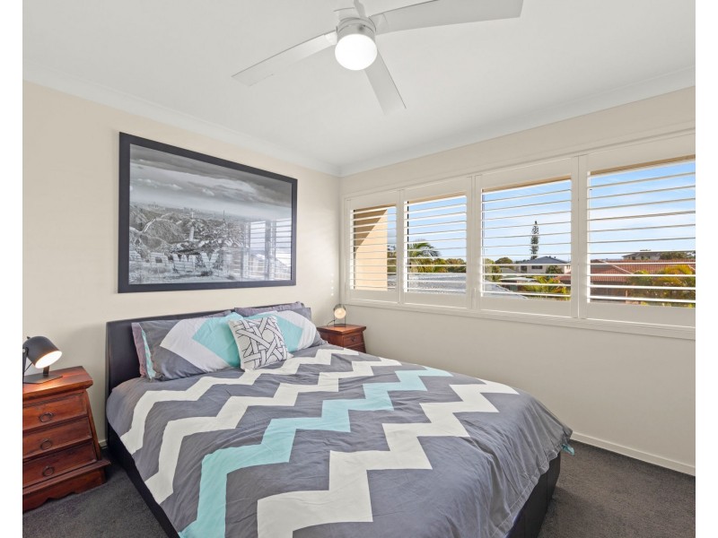 3 Tari Court, Runaway Bay QLD 4216