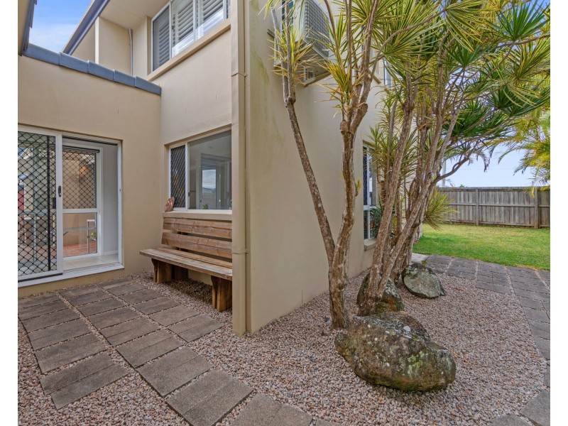 3 Tari Court, Runaway Bay QLD 4216