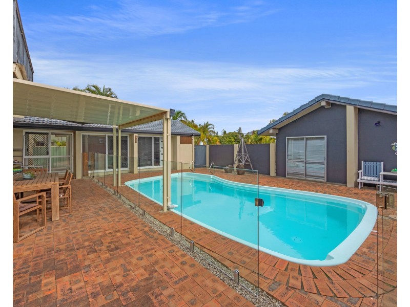 3 Tari Court, Runaway Bay QLD 4216