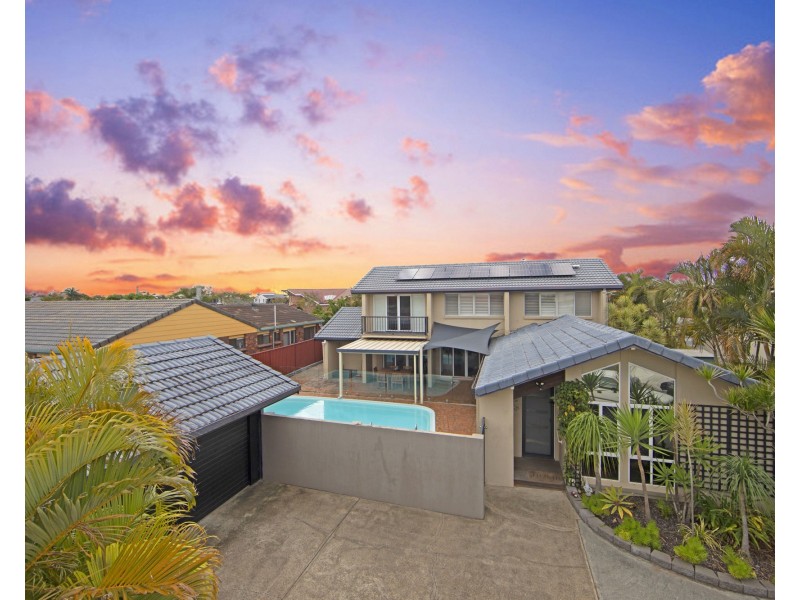 3 Tari Court, Runaway Bay QLD 4216