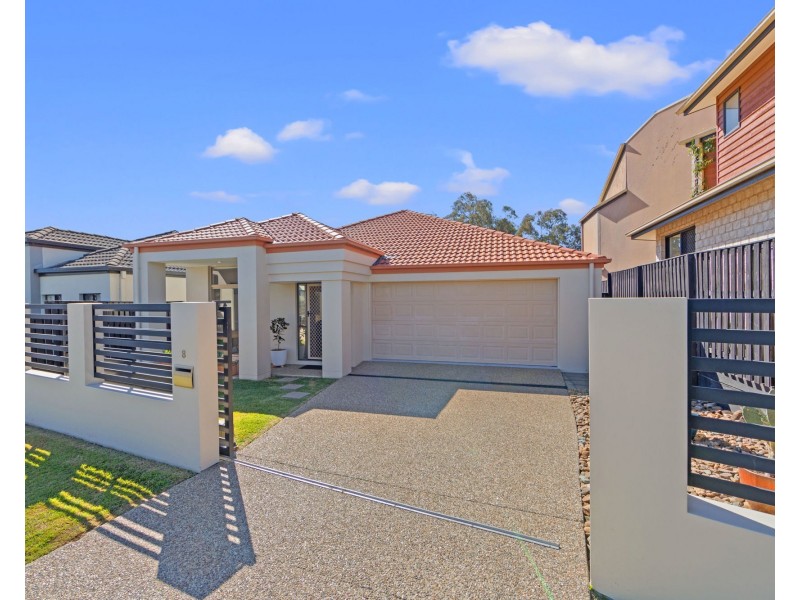 8 Bergamo Drive, Varsity Lakes QLD 4227