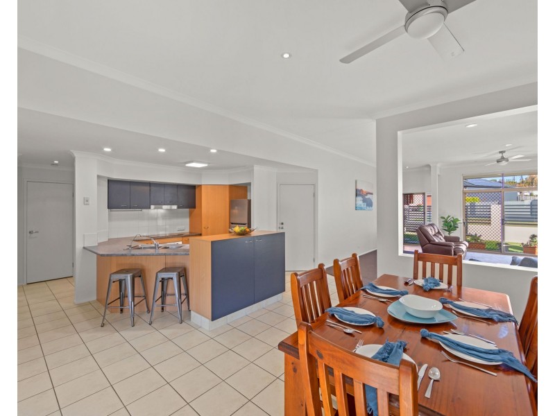 8 Bergamo Drive, Varsity Lakes QLD 4227