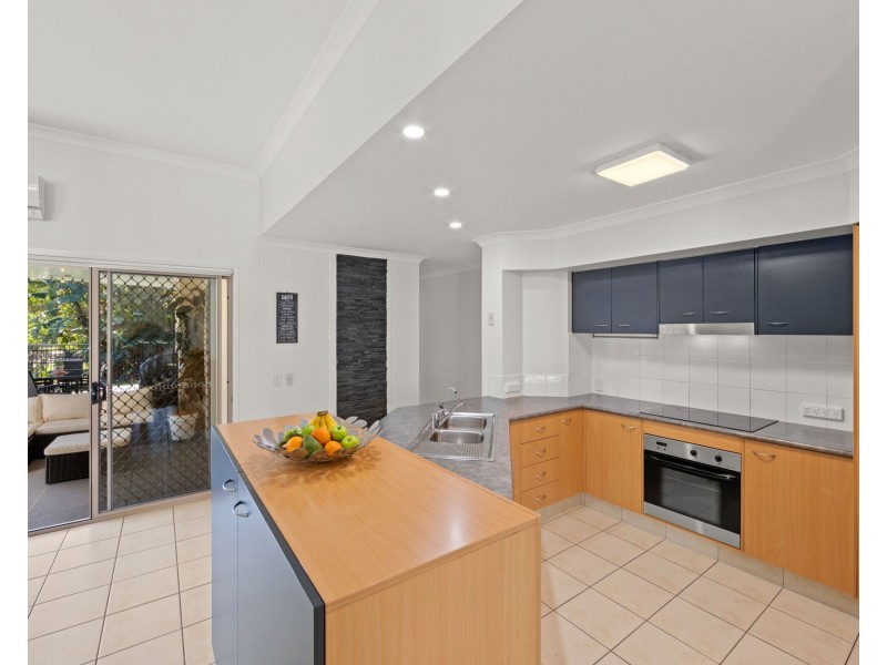 8 Bergamo Drive, Varsity Lakes QLD 4227