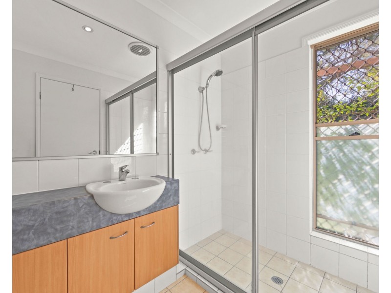 8 Bergamo Drive, Varsity Lakes QLD 4227