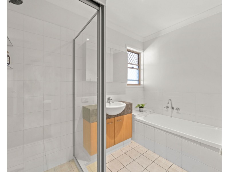 8 Bergamo Drive, Varsity Lakes QLD 4227