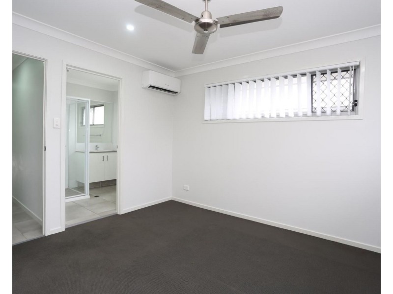 1 Hillsborough Place, Pimpama QLD 4209