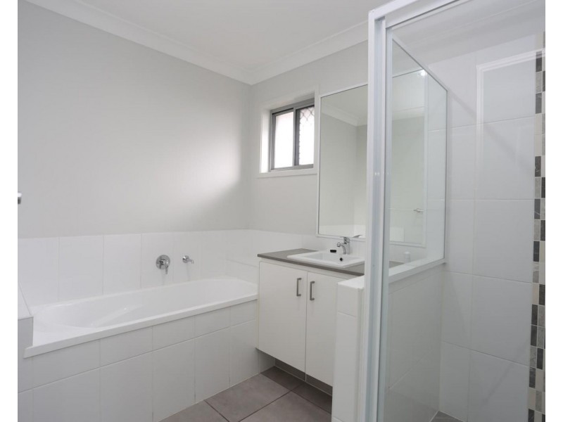 1 Hillsborough Place, Pimpama QLD 4209