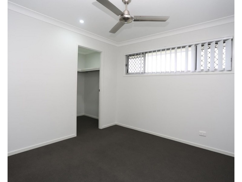 1 Hillsborough Place, Pimpama QLD 4209