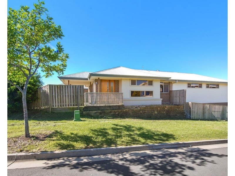 1 Hillsborough Place, Pimpama QLD 4209