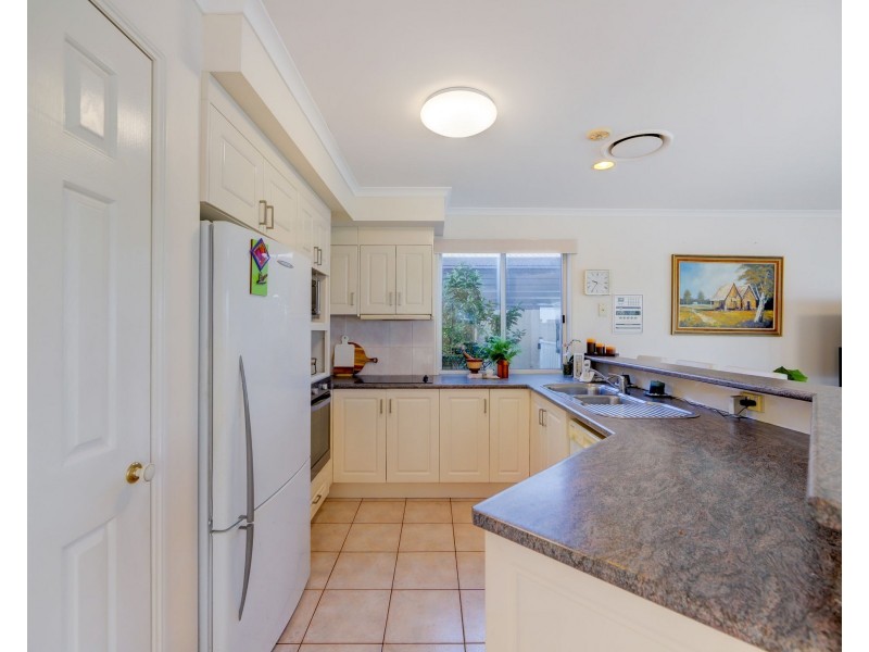 7 Notre Dame Court, Varsity Lakes QLD 4227