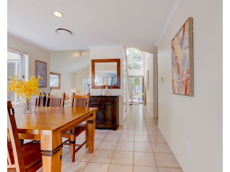 7 Notre Dame Court, Varsity Lakes QLD 4227