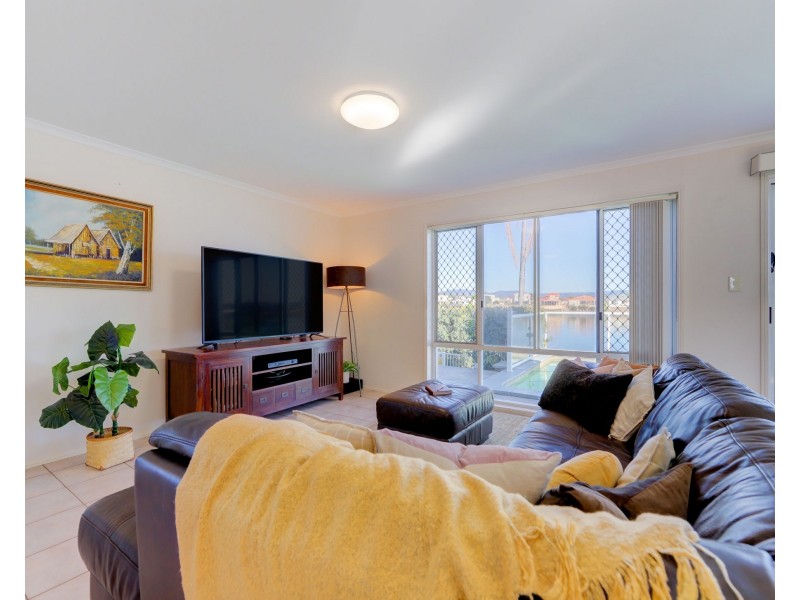 7 Notre Dame Court, Varsity Lakes QLD 4227
