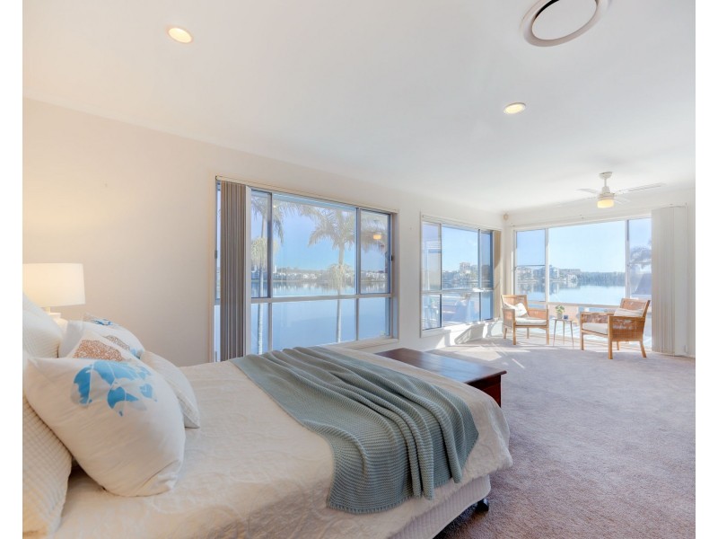 7 Notre Dame Court, Varsity Lakes QLD 4227