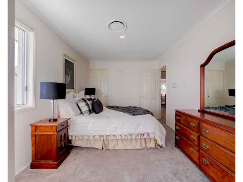7 Notre Dame Court, Varsity Lakes QLD 4227