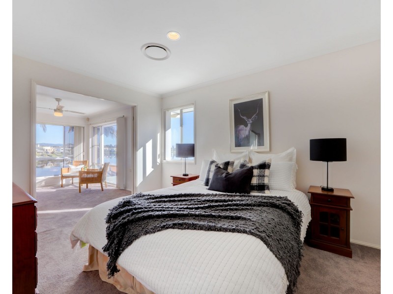 7 Notre Dame Court, Varsity Lakes QLD 4227