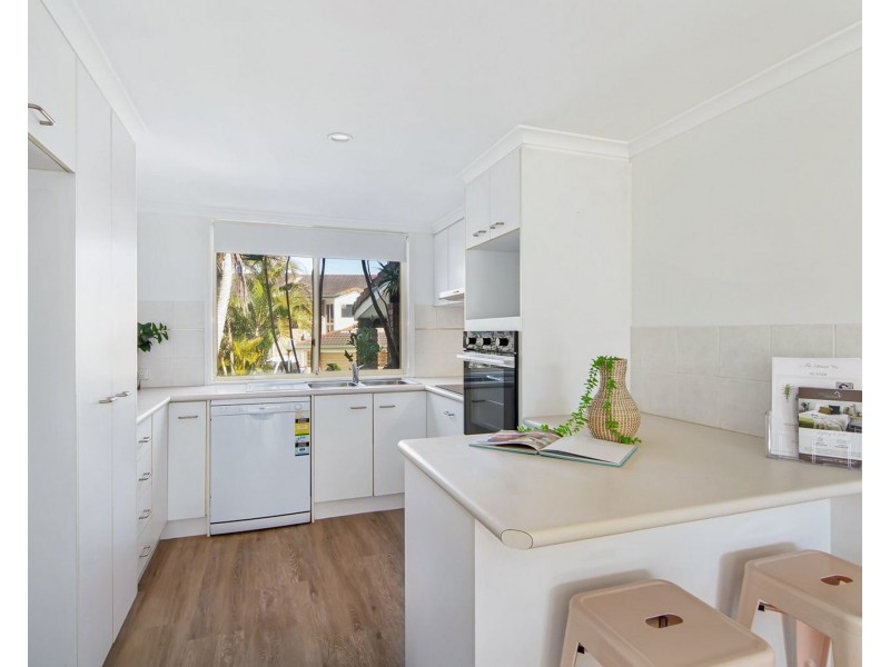 2/503 Pine Ridge Road, Biggera Waters QLD 4216