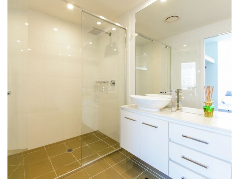 720/19 Imperial Parade, Labrador QLD 4215