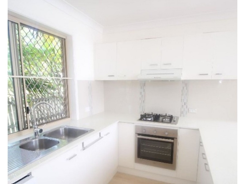 2/4 Woollahra Court, Varsity Lakes QLD 4227