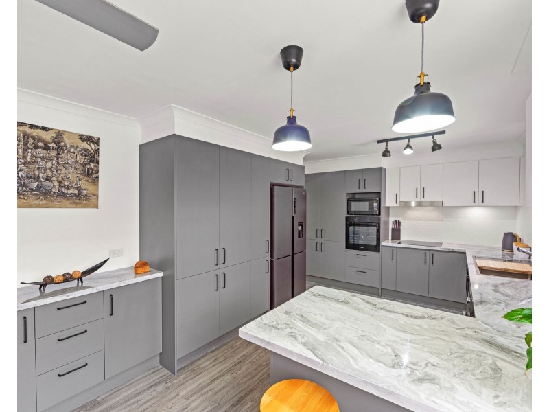 15 Eileen Avenue, Southport QLD 4215