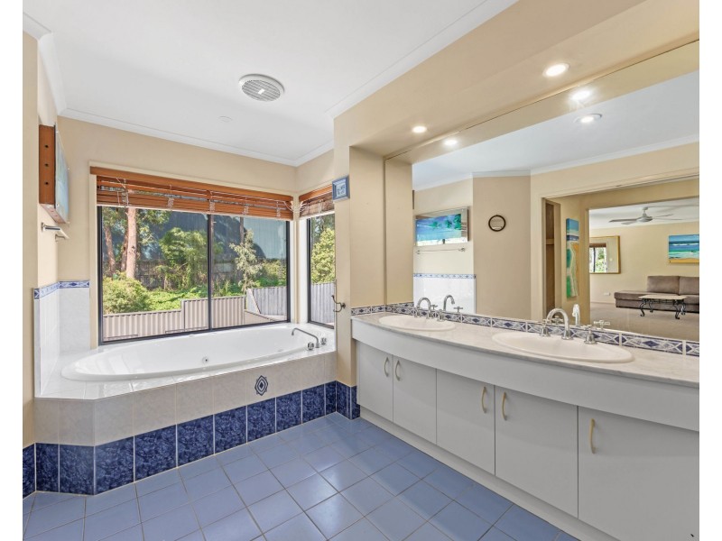 36 Dellwood Circuit, Molendinar QLD 4214
