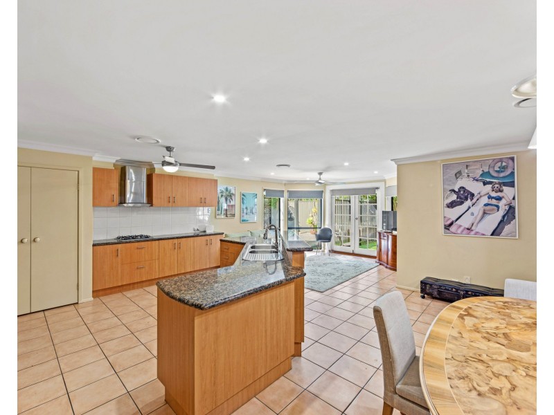 36 Dellwood Circuit, Molendinar QLD 4214
