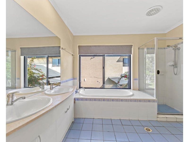 36 Dellwood Circuit, Molendinar QLD 4214