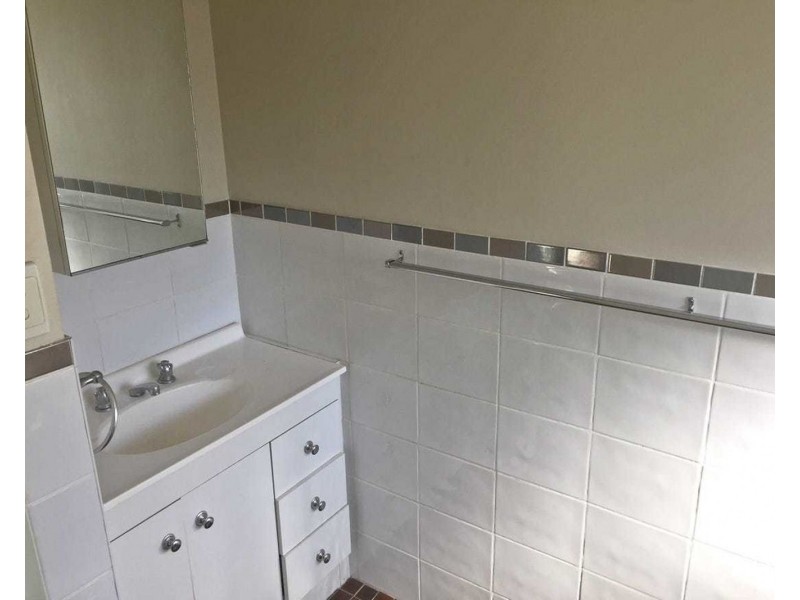 2/1 Manila Street, Beenleigh QLD 4207