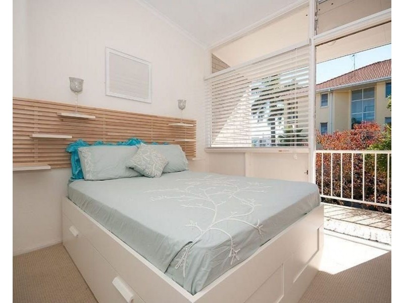 4/2309 Gold Coast Highway, Mermaid Beach QLD 4218