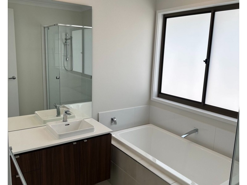 51 Somerset Circuit, Pimpama QLD 4209