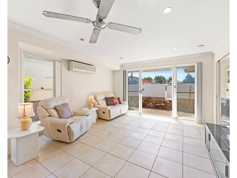 9/11 Eden Court, Nerang QLD 4211