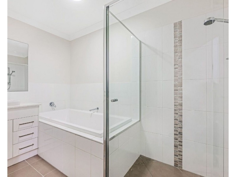 2/21 Salzburg Road, Pimpama QLD 4209