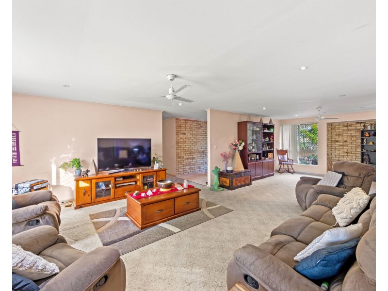 9 Vaughan Drive, Ormeau QLD 4208