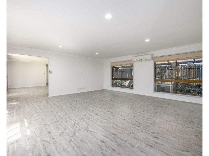 4 Baxter Court, Arundel QLD 4214
