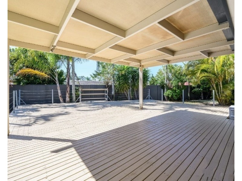4 Baxter Court, Arundel QLD 4214