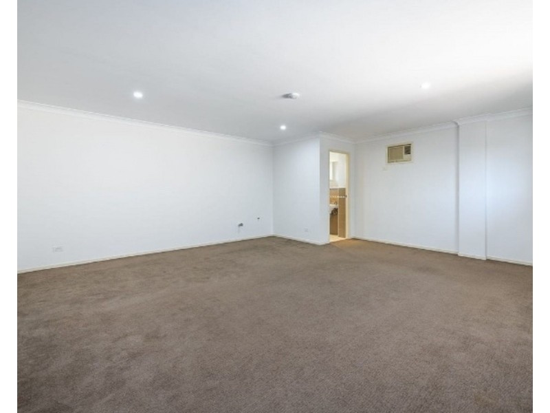 4 Baxter Court, Arundel QLD 4214