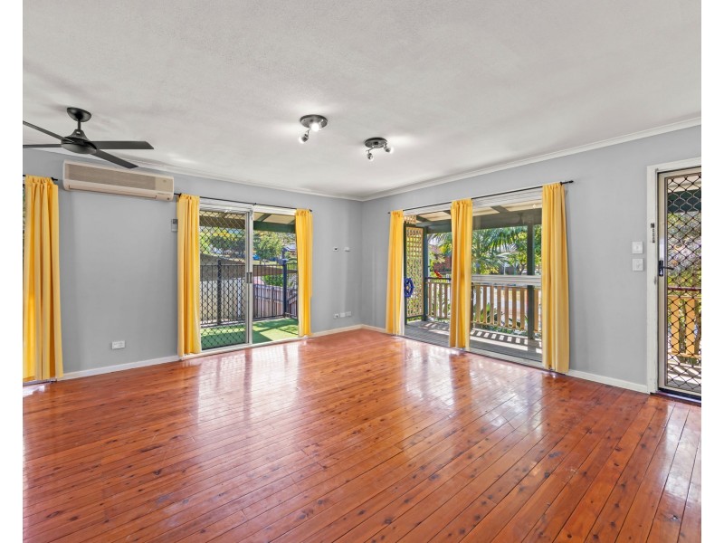 2 Paradise Street, Nerang QLD 4211