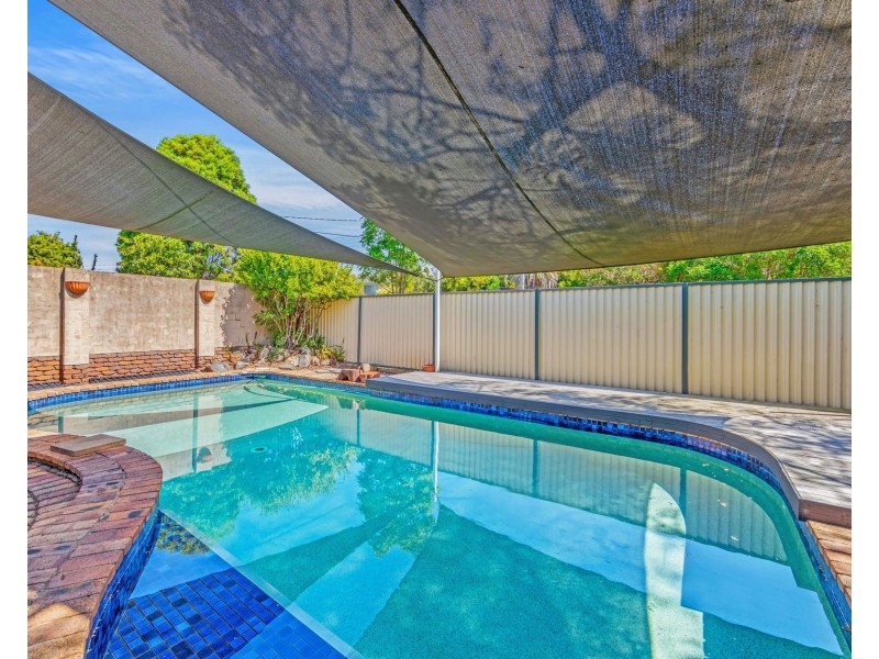 2 Paradise Street, Nerang QLD 4211