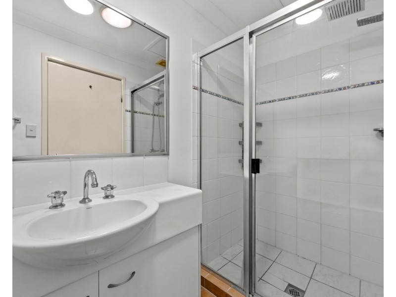 3/59 Eugaree Street, Southport QLD 4215