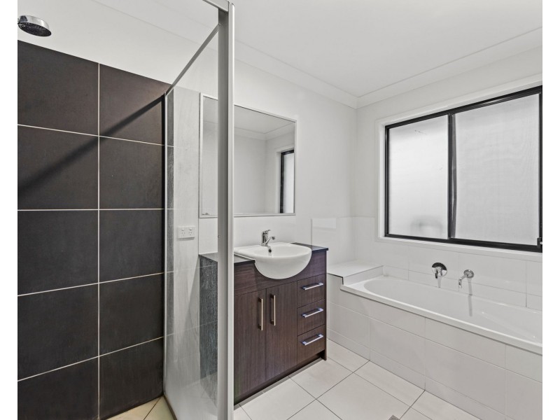 2 Mercer Street, Pimpama QLD 4209