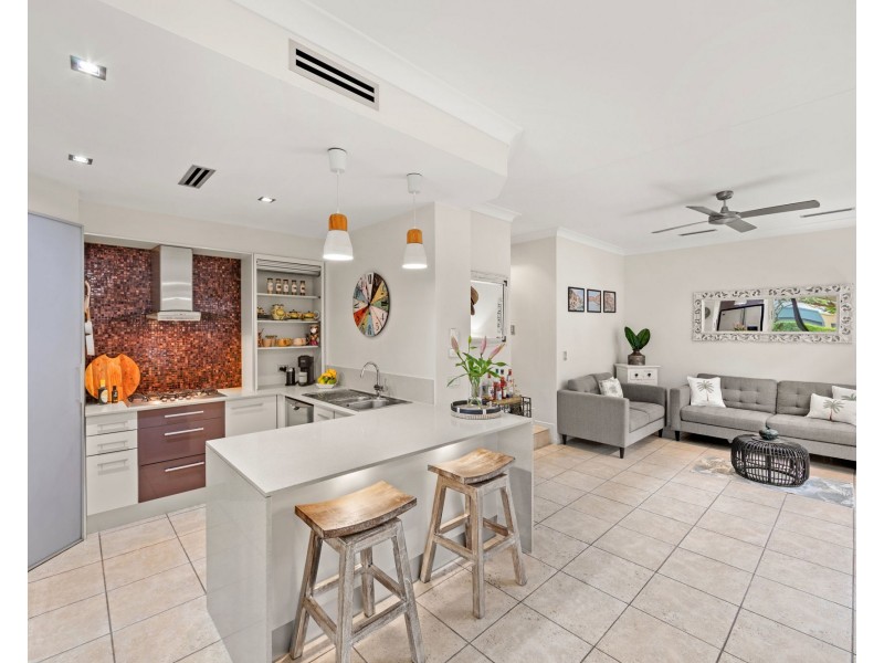 3102 The Boulevard, Carrara QLD 4211
