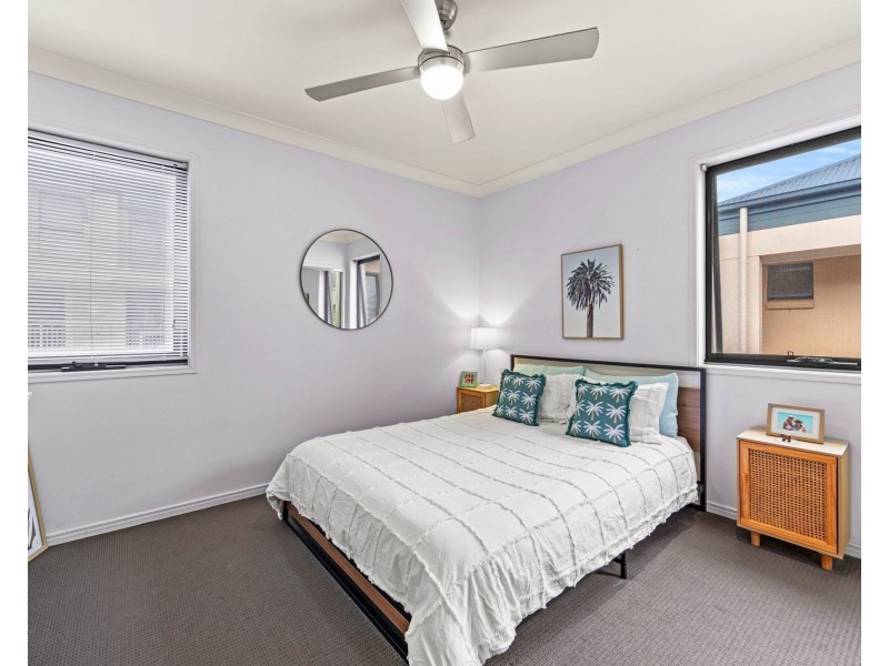 3102 The Boulevard, Carrara QLD 4211