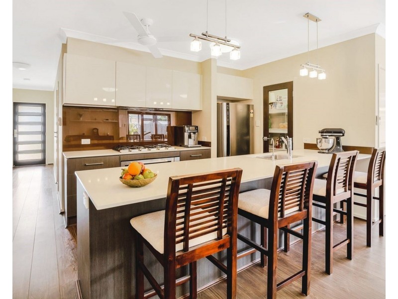 8 Dorretti Circuit, Upper Coomera QLD 4209