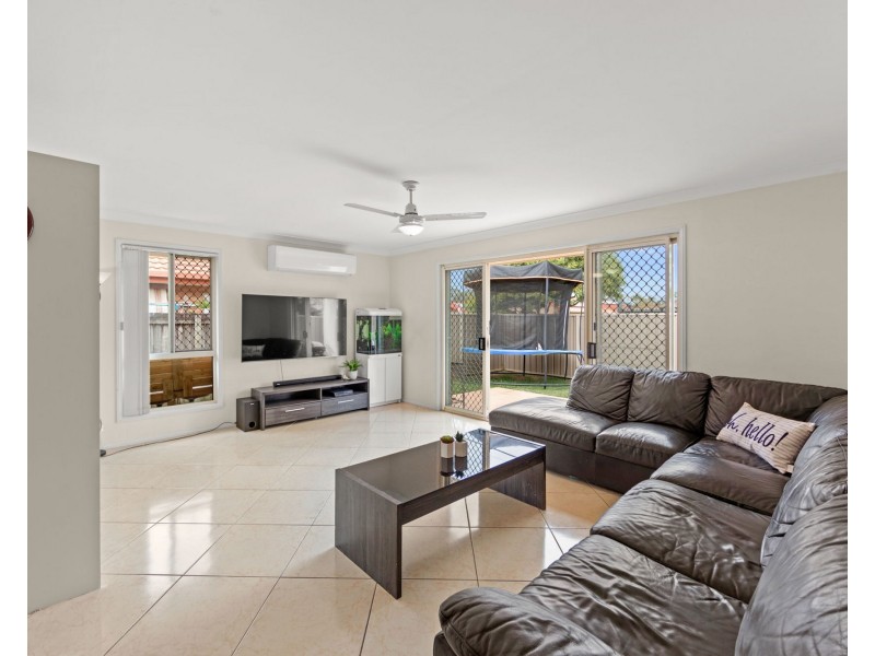 2/157 Whiting Street, Labrador QLD 4215