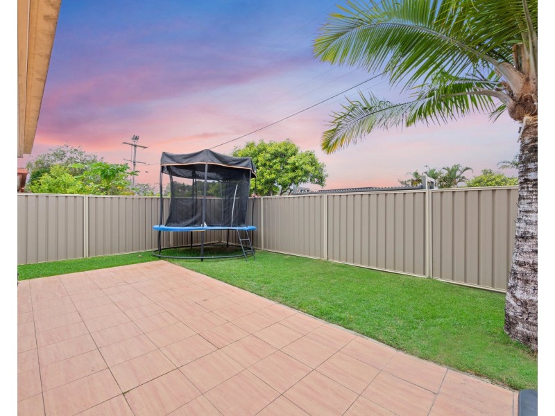 2/157 Whiting Street, Labrador QLD 4215