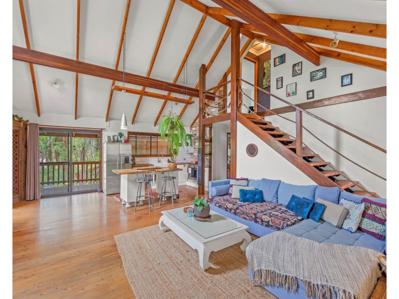 11 Bellona Court, Pacific Pines QLD 4211