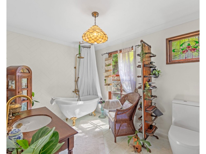 11 Bellona Court, Pacific Pines QLD 4211