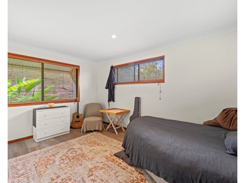 11 Bellona Court, Pacific Pines QLD 4211