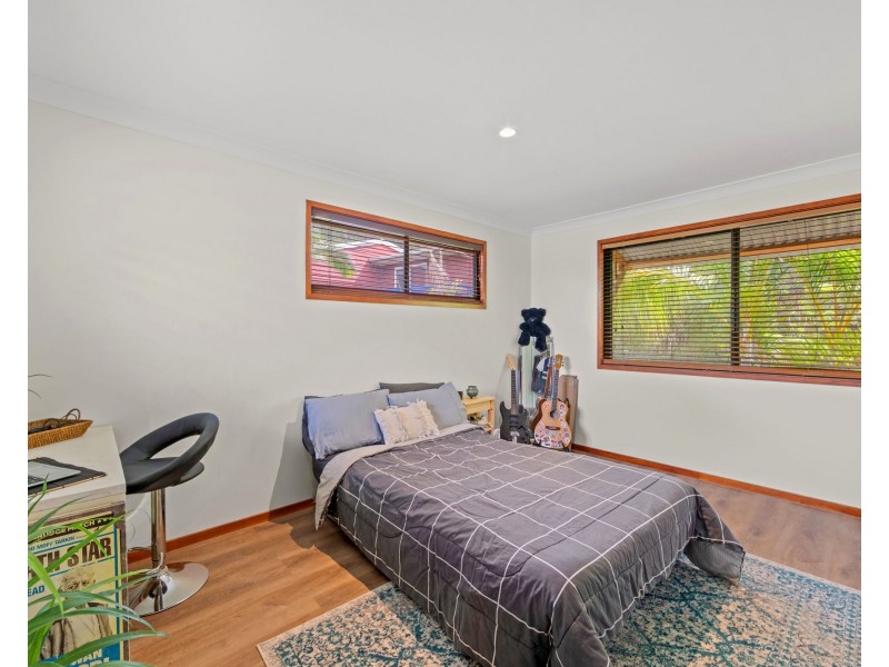 11 Bellona Court, Pacific Pines QLD 4211