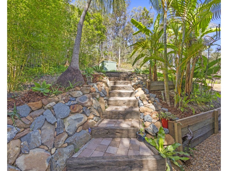 11 Bellona Court, Pacific Pines QLD 4211